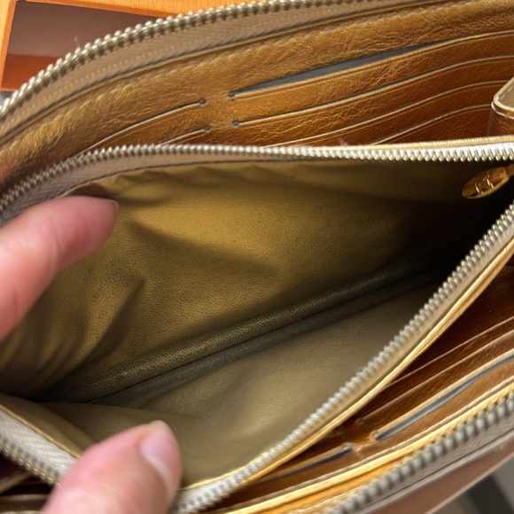 Louis Vuitton Gold Suhali Zippy Wallet 100% Authentic - Picture 16 of 17